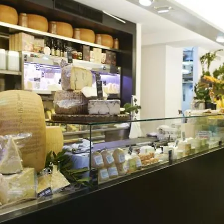 加巴尼酒店